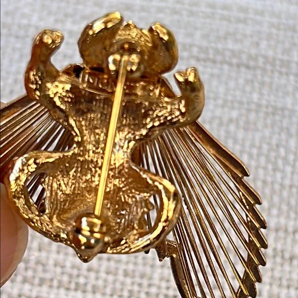 Vintage Monet, Gold tone bee brooch - Picture 4 of 5